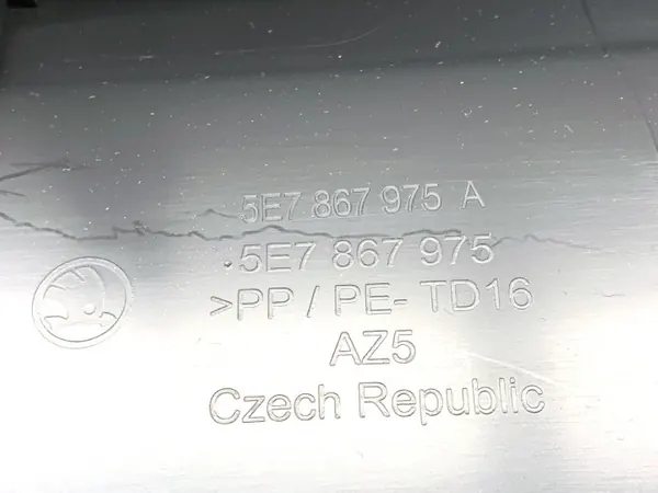 Bagageluckstapetsering OEM 5E7867975A för Skoda Octavia IV image 4