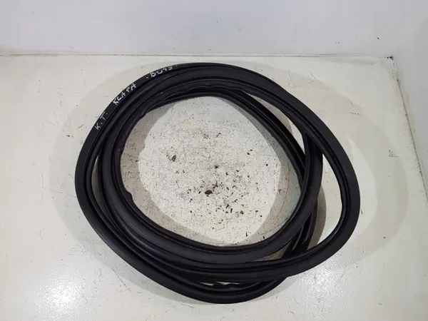OEM USZCZELKA KLAPY BAGAŻNIKA TYŁ VOLVO XC60 I 08-13 image 2