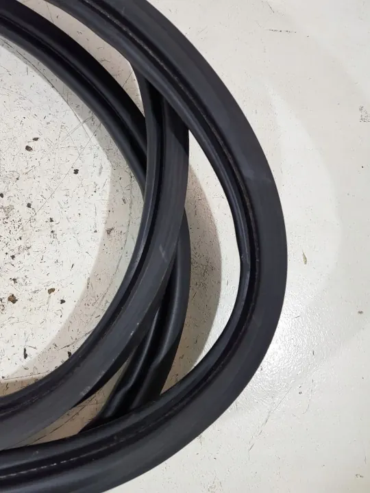 OEM USZCZELKA KLAPY BAGAŻNIKA TYŁ VOLVO XC60 I 08-13 image 4