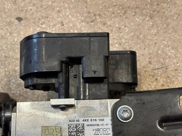 Ilmastointilaajennusventtiili OEM 4KE816102 Audi e-tronille image 5