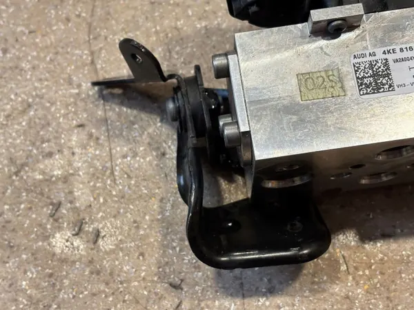 Ilmastointilaajennusventtiili OEM 4KE816102 Audi e-tronille image 9