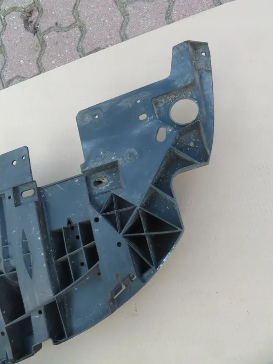 Piastra paraurti anteriore RENAULT MEGANE III LIFT 622355333R image 2