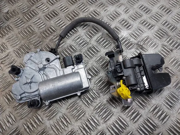 Bagagelås + Lås Passat B8 Sedan image 3