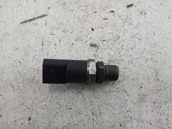 Sensor de pressão de combustível Mercedes W168 A0041531528 image 2