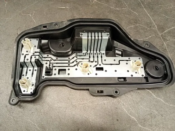 OEM 03776090 Oikea takavalon sisennys VW T6 image 6