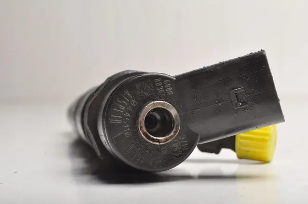 Inyector BMW 325D E92 OE 7794435 0445110209 image 2