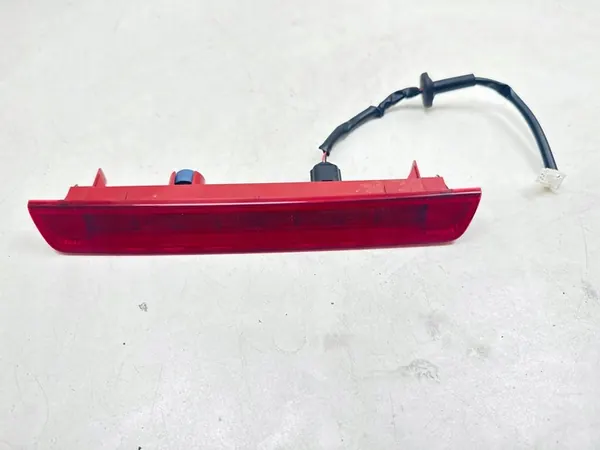 Luz de freio traseira Nissan OE 26590-4EA0A image 1