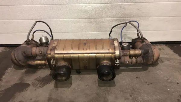 OEM 9P1251053A 9P1254400A Pakoputki Porsche 911 991 image 2