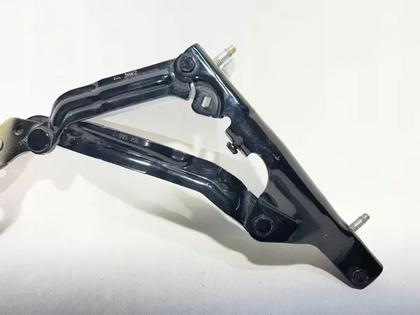 Oikea takatavaratilanneula Tesla Model 3 OEM 1551482-00-D image 3