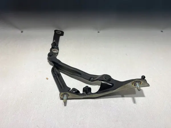 Oikea takatavaratilanneula Tesla Model 3 OEM 1551482-00-D image 4