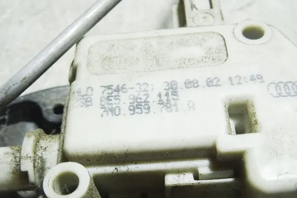 Centrallåsmotor AUDI A2 8E5962115 image 2