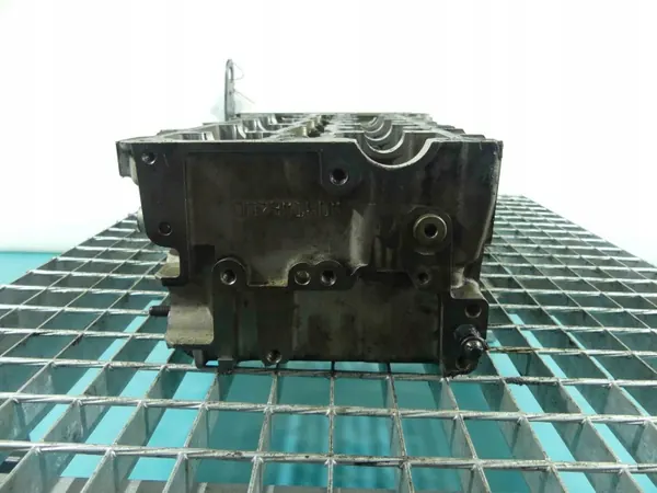 Mercedes Sylinterikansi OEM A6510150601 2.2 CDI image 4