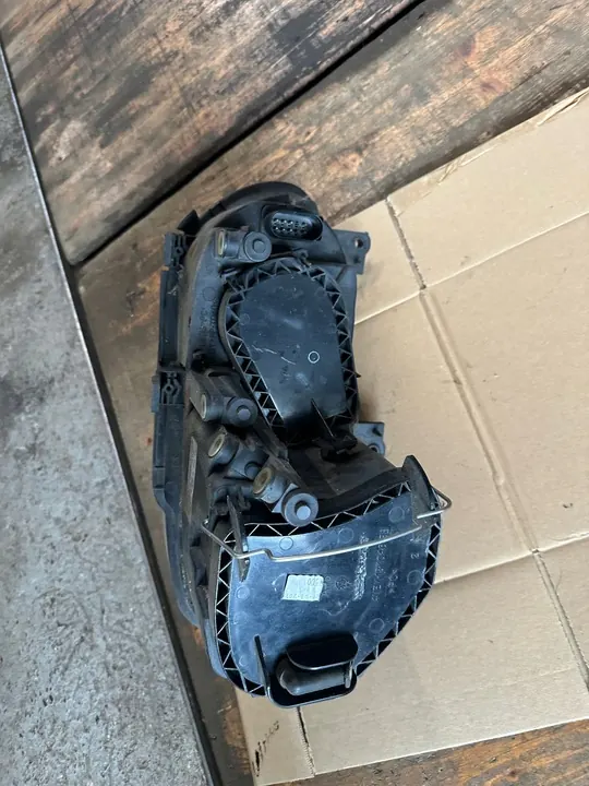 VW Touran Etu Vasemman Xenon Ajovalo 1T0941039K image 3