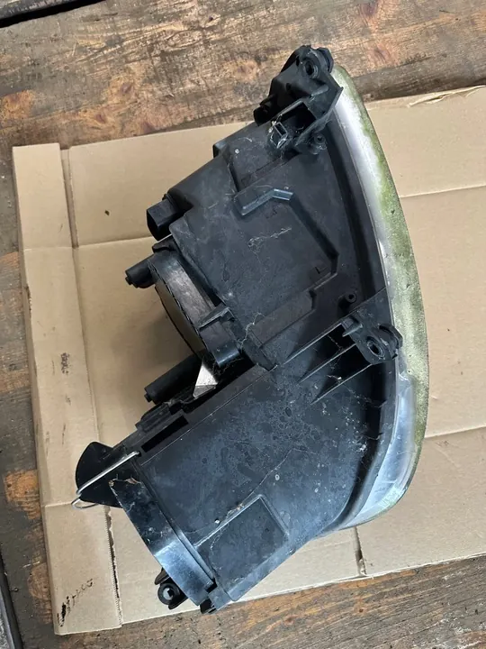 VW Touran Etu Vasemman Xenon Ajovalo 1T0941039K image 4