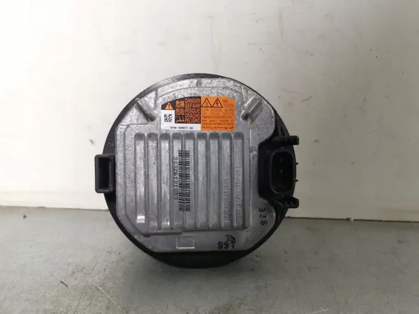 Subaru Xenon Voorschakelapparaat OEM 601500080373 - Gebruikt image 3