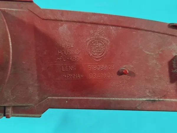 Lanterna traseira esquerda Lancia Delta III 08-14 OEM 51808948 image 6