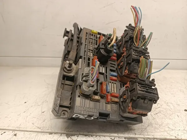 Caja BSM Citroen Renault OEM 9667044880 Usada image 2