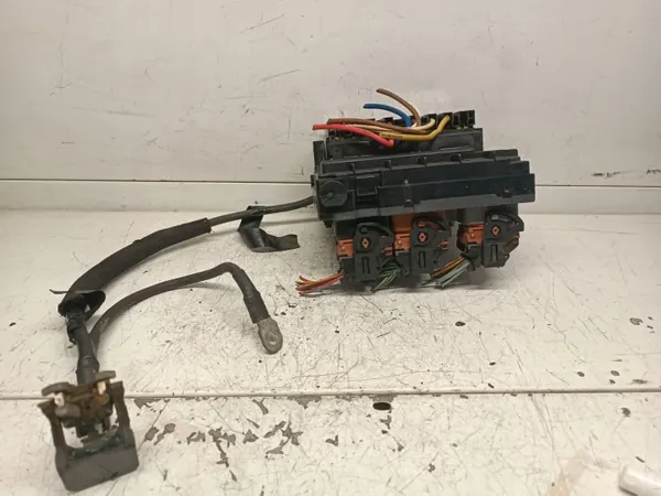 Caja BSM Citroen Renault OEM 9667044880 Usada image 3