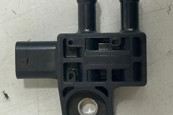 DPF trycksensor BMW 5 (G30) 2017 OEM 8579353 image 2