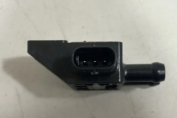 DPF trycksensor BMW 5 (G30) 2017 OEM 8579353 image 3