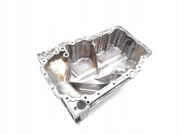 Audi A3 Oljetank 1.5 TFSI 2018 05E103601C image 5