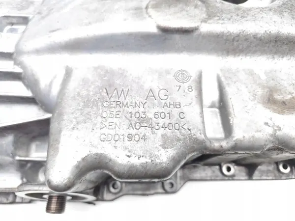 Audi A3 Oljetank 1.5 TFSI 2018 05E103601C image 7