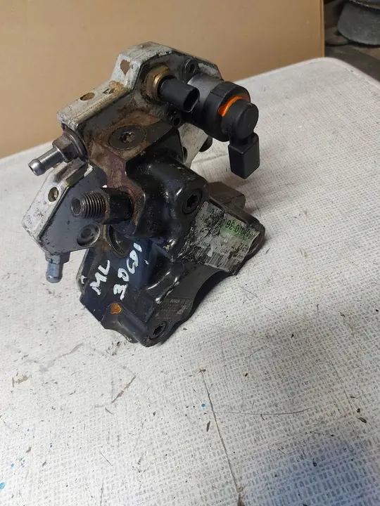 Brandstofpomp Mercedes E-Class W207 W212 OM642 A6420701201 image 2