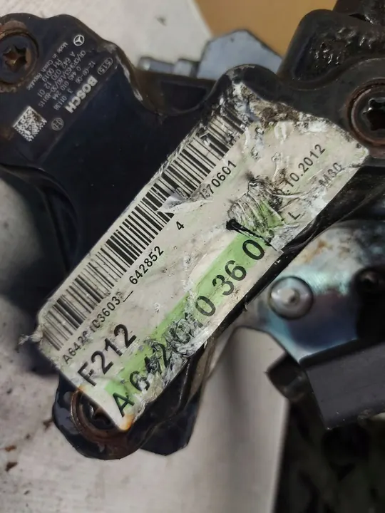 Brandstofpomp Mercedes E-Class W207 W212 OM642 A6420701201 image 3