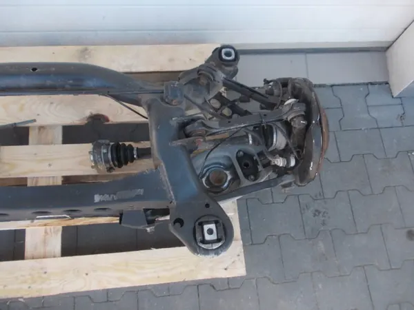 Travesaño trasero ap1 para BMW 3 E90 E87 - Usado image 10