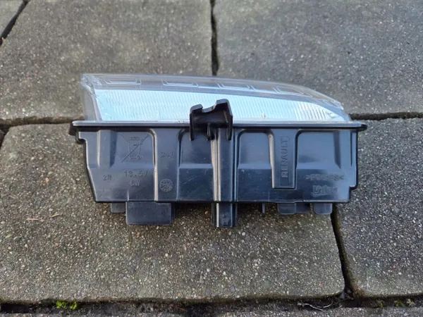 Luz LED DRL derecha OEM 266003864R para Renault Clio IV image 3