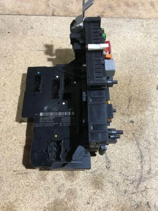 Módulo Confort Mercedes-Benz OEM 5DK01102306 Usado image 3