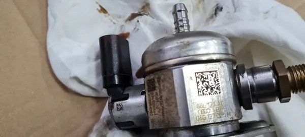 A4 B9 8W Polttoainepumppu 2.0 TFSI 06G127025M A5 Q5 image 3