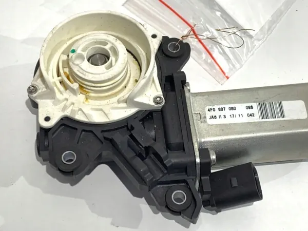 Dörrdragmotor OEM 4F0837060 för Audi A8 D4 image 3