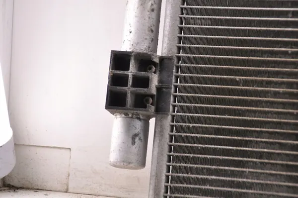 Radiateur de climatisation Ford OE BV6119710BB image 3