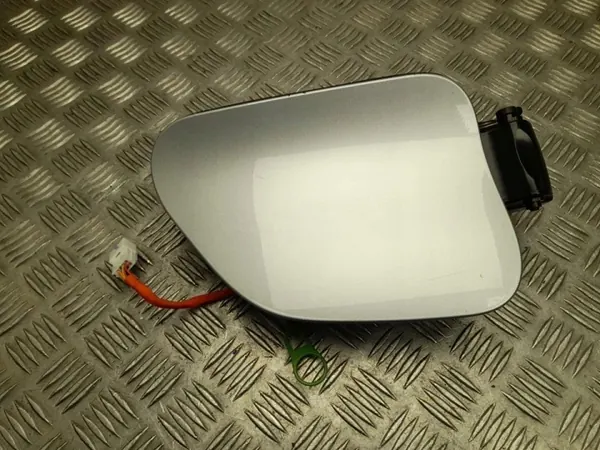 Toyota C-HR II 2024 polttoainelippa OEM 58409F4030 image 2