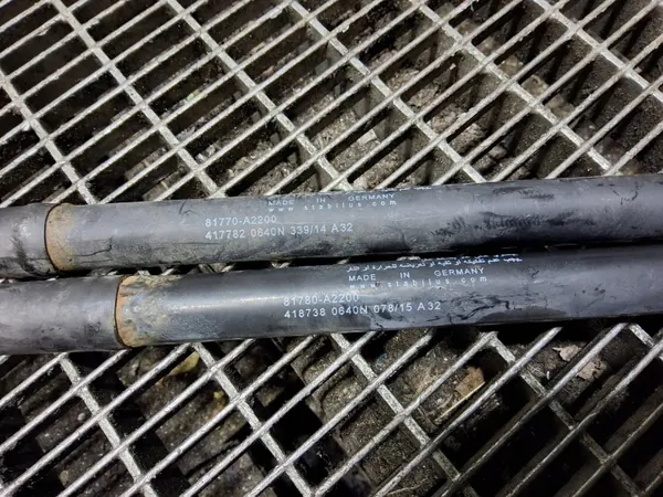 OEM 81770-A2200 Pistón Portón Izquierdo Trasero Kia Ceed image 5
