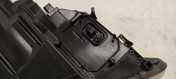 Faros delanteros izquierdo xenón Audi A4 B7 2.7 TDI image 8