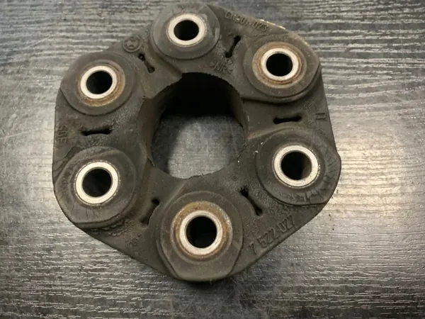 Accouplement flexible d'arbre BMW 5 E60 E61 OEM 7522077 image 2