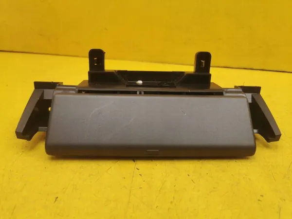 Land Rover Discovery 4 Armaturenbrett-Aschenbecher OEM AH22048A02A image 2