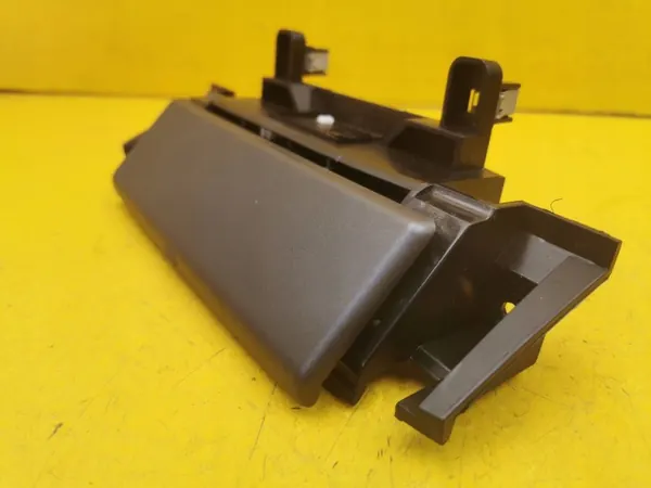 Land Rover Discovery 4 Armaturenbrett-Aschenbecher OEM AH22048A02A image 5
