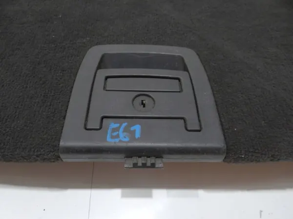 Plancher de coffre BMW E61 OEM 17193036 - État utilisé image 4