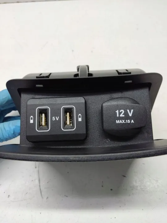 Prise USB Arrière Mercedes-Benz OEM A2136806506 image 3