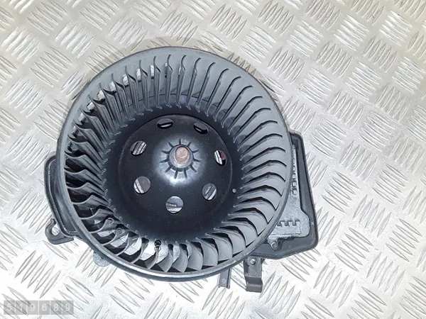Mercedes verwarmingsventilator OEM 90180 - Gebruikt image 2