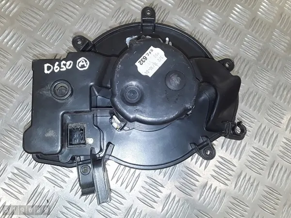 Mercedes verwarmingsventilator OEM 90180 - Gebruikt image 4