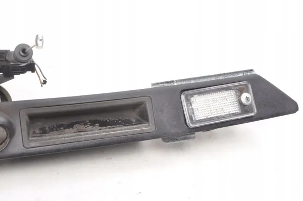 Audi A4 B7 Kofferbakstrip OEM 8E0827657E Sedan image 3