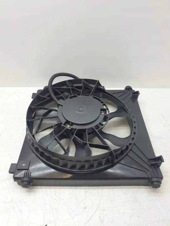 Tesla Model S Tuulettimen kotelo OEM 6007614 Vasen puoli image 3