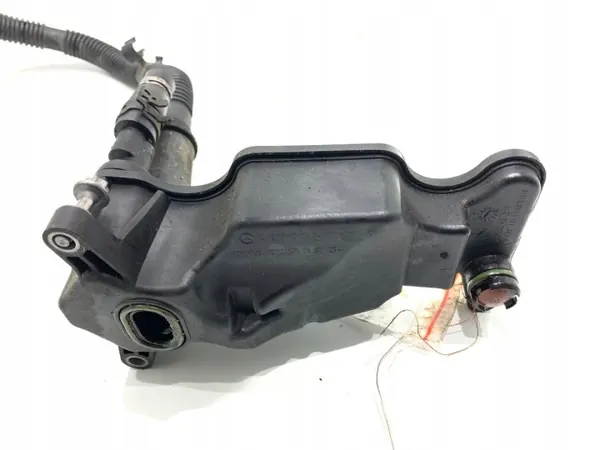 OEM A2700105401 Mercedes W176 Käytetty Ovisulku image 3
