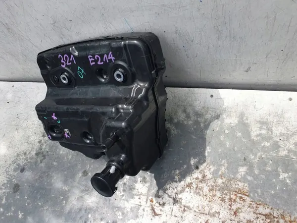 Tanque AdBlue Mercedes-Benz OEM A2144701200 - Usado image 3