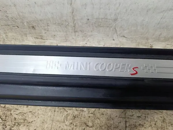 MINI COOPER F56 oikea kynnyslista OEM 7300818 image 6