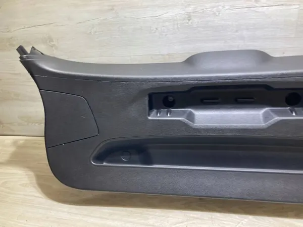 BMW OE 7423855 Garniture Hayon Usagée pour X2 F39 2018 image 3
